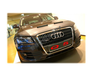 Audi Q5 (2008-2012) – kožený kryt kapoty (vzhled carbon)